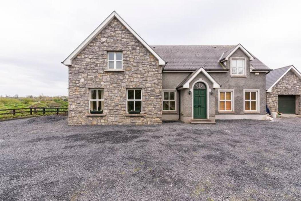 Ballinasloe Guest House In The Heart Of The Country Exterior foto